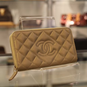 ラウンドファスナー札入れ　ゴールド ラムレザー｜CHANEL 財布 中古