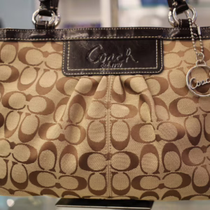 COACH｜コーチ シグネチャー ショルダーバッグ