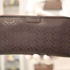 COACH｜コーチ　エンボスド レザー長財布