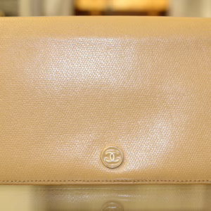 CHANEL｜シャネル　ココボタン　二折り長財布