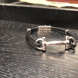 Ferragamo｜フェラガモ　レザーブレスレット