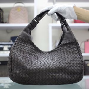 BOTTEGA VENETA｜ボッテガヴェネタ　肩掛け ショルダーバッグ